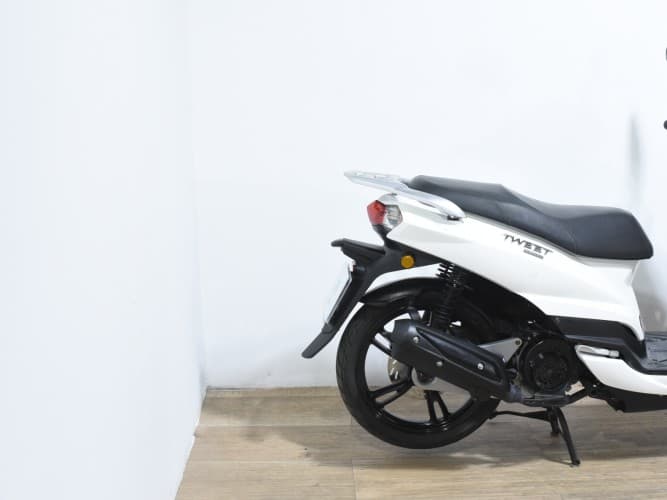 PEUGEOT TWEET 125 2022 de segunda mano