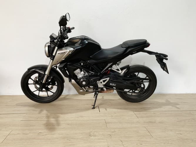 HONDA CB 125 R 2019 de segunda mano