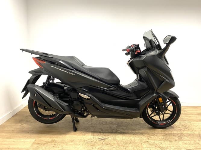 HONDA FORZA 350 2023 de segunda mano