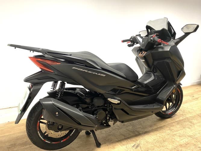 HONDA FORZA 350 2023 de segunda mano