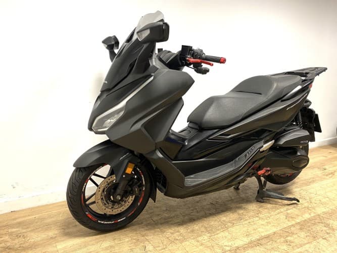 HONDA FORZA 350 2023 de segunda mano