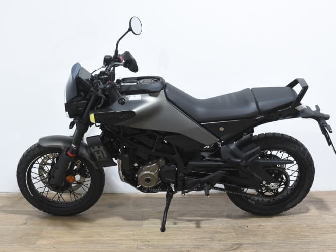 HUSQVARNA SVARTPILEN 125 2024 de segunda mano