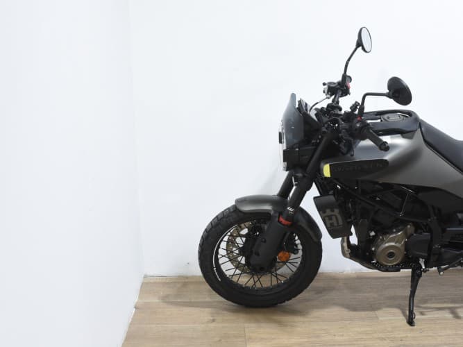 HUSQVARNA SVARTPILEN 125 2024 de segunda mano