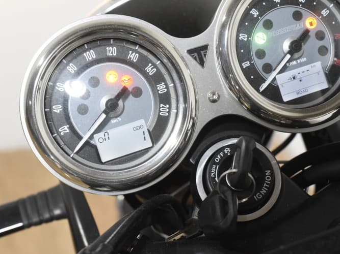 TRIUMPH BONNEVILLE T 100 (A2) 2025 de segunda mano