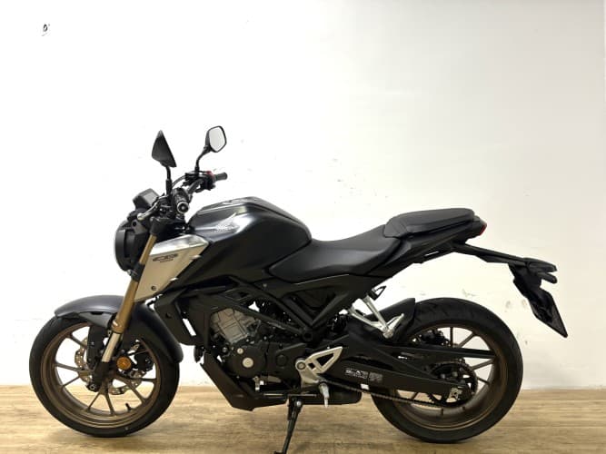 HONDA CB 125 R 2022 de segunda mano