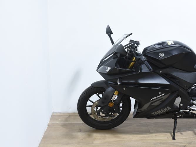 YAMAHA YZF R125 2018 de segunda mano