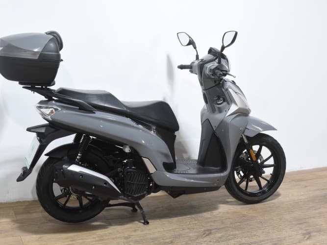 Comprar SYM SYMPHONY 125 ST-LC 2022 de segunda mano SYM SYMPHONY 125 ST-LC 2022 de segunda mano