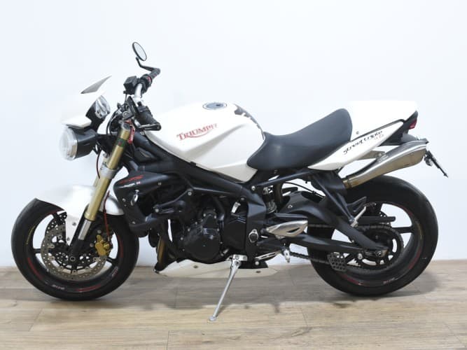 TRIUMPH STREET TRIPLE (A) 2011 de segunda mano