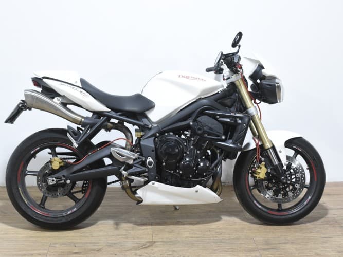 TRIUMPH STREET TRIPLE (A) 2011 de segunda mano
