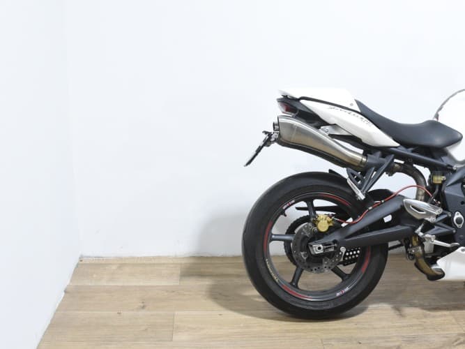 TRIUMPH STREET TRIPLE (A) 2011 de segunda mano