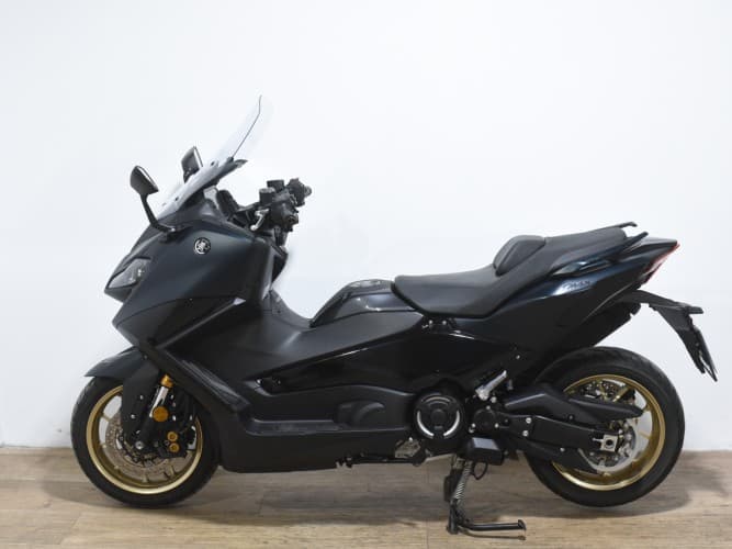 Comprar YAMAHA TMAX 560 TECH MAX 2023 de segunda mano YAMAHA TMAX 560 TECH MAX 2023 de segunda mano