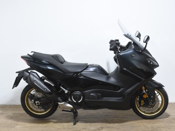 Comprar YAMAHA TMAX 560 TECH MAX 2023 de segunda mano YAMAHA TMAX 560 TECH MAX 2023 de segunda mano