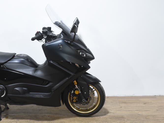 Comprar YAMAHA TMAX 560 TECH MAX 2023 de segunda mano YAMAHA TMAX 560 TECH MAX 2023 de segunda mano