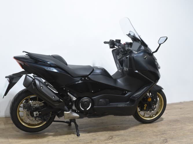Comprar YAMAHA TMAX 560 TECH MAX 2023 de segunda mano YAMAHA TMAX 560 TECH MAX 2023 de segunda mano