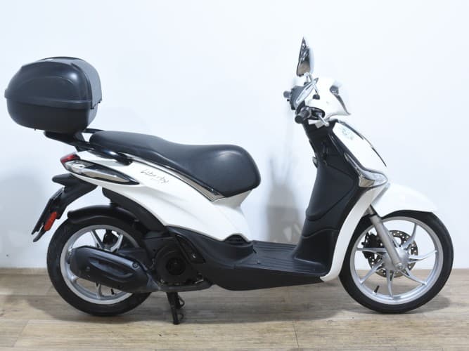 PIAGGIO LIBERTY 125 (BAUL) 2023 de segunda mano