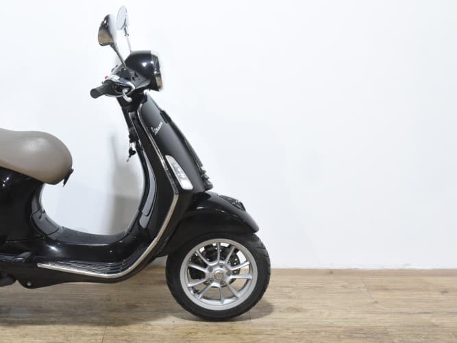 PIAGGIO VESPA PRIMAVERA 125 2023 de segunda mano