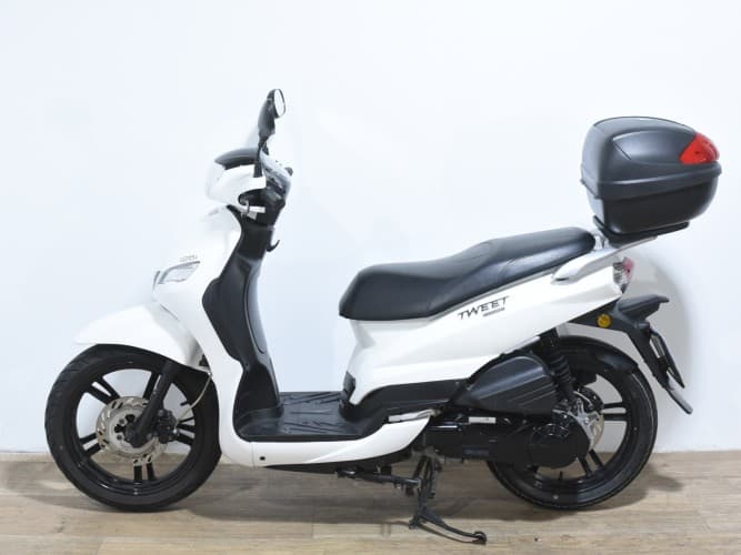 PEUGEOT TWEET 125 2023 de segunda mano