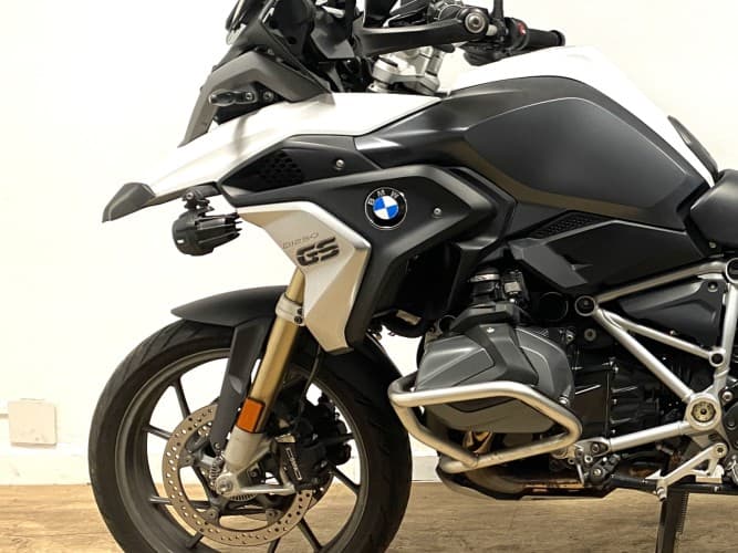 BMW R 1250 GS (3 MALETAS + 2 PACKS) 2020 de segunda mano