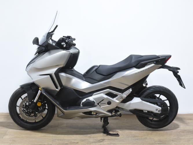 HONDA FORZA 750 (A2) 2022 de segunda mano