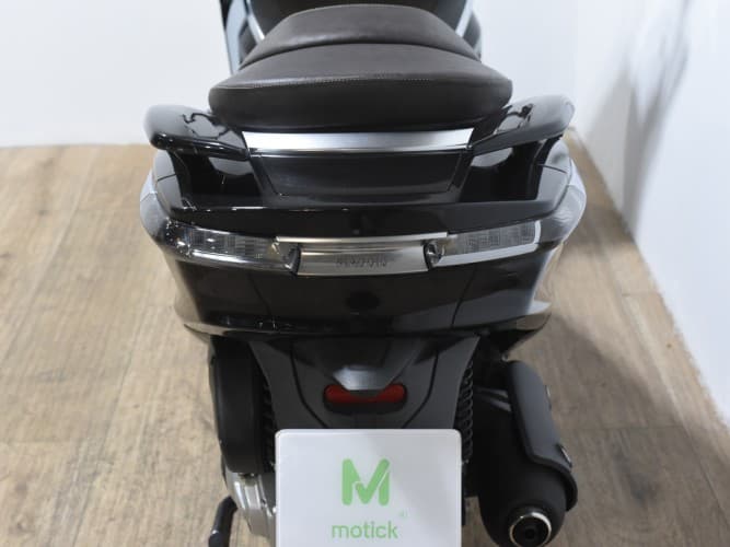 PIAGGIO X 10 125 2025 de segunda mano