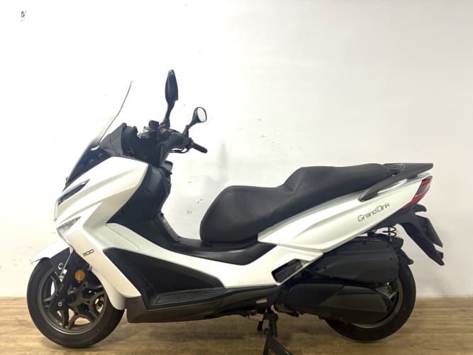 KYMCO GRAND DINK 300 2019 de segunda mano