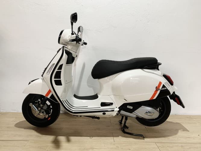 PIAGGIO VESPA GTS 125 2023 de segunda mano
