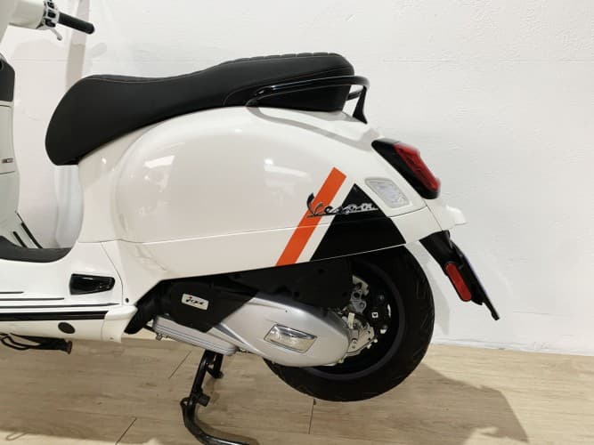 PIAGGIO VESPA GTS 125 2023 de segunda mano