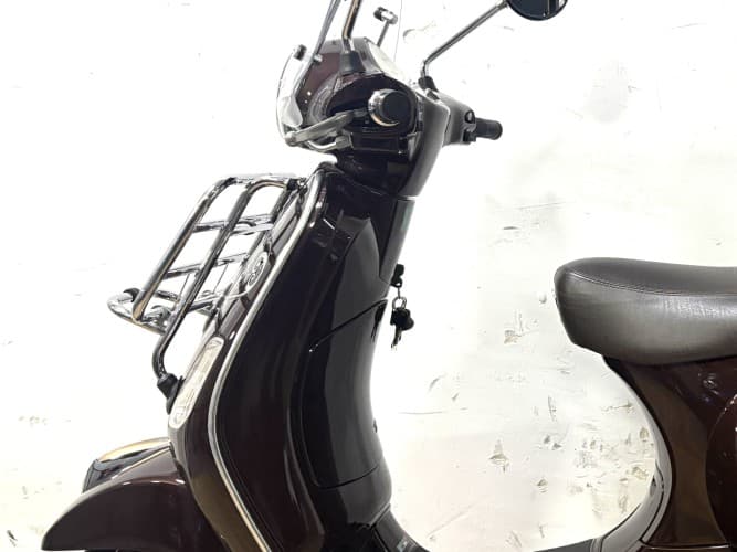 PIAGGIO VESPA LX 125 (TOP CASE) 2012 de segunda mano