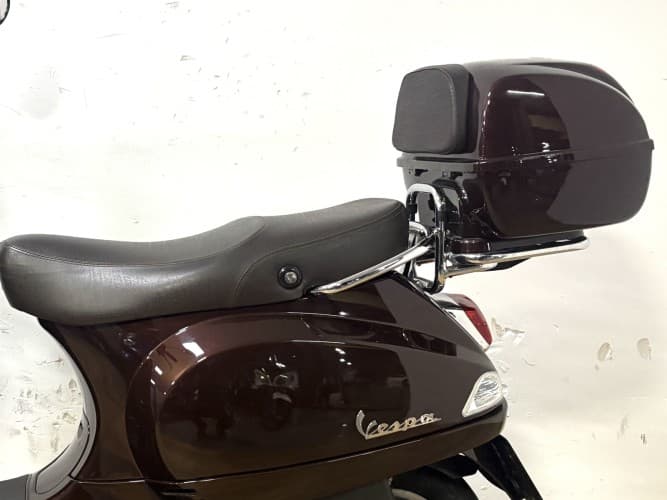 PIAGGIO VESPA LX 125 (TOP CASE) 2012 de segunda mano