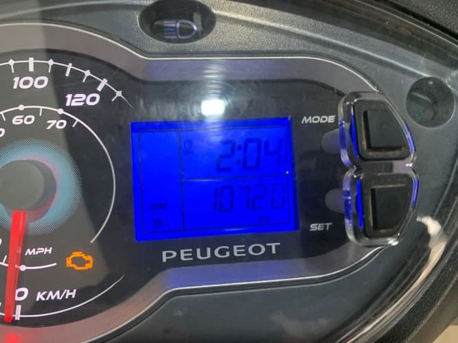 PEUGEOT TWEET 125 ( TOP CASE ) 2023 de segunda mano