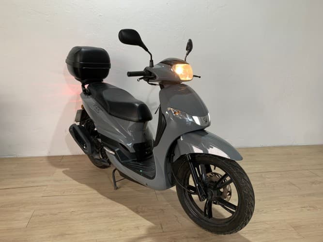 PEUGEOT TWEET 125 ( TOP CASE ) 2023 de segunda mano