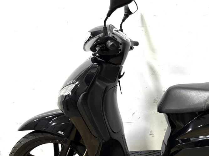 PEUGEOT TWEET 125 (BAUL) 2023 de segunda mano