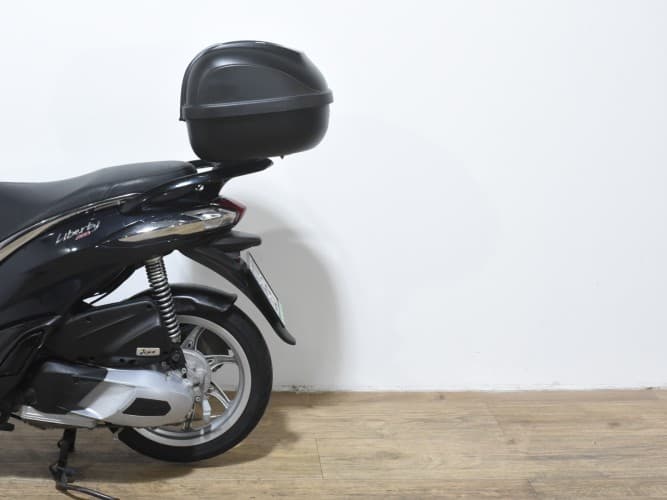 Comprar PIAGGIO LIBERTY 125 (TOP CASE) (IVA DEDUCIBLE) 2022 de segunda mano PIAGGIO LIBERTY 125 (TOP CASE) (IVA DEDUCIBLE) 2022 de segunda mano