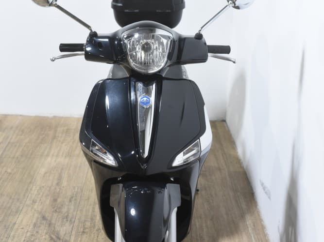 Comprar PIAGGIO LIBERTY 125 (TOP CASE) (IVA DEDUCIBLE) 2022 de segunda mano PIAGGIO LIBERTY 125 (TOP CASE) (IVA DEDUCIBLE) 2022 de segunda mano