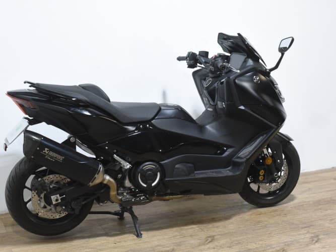 YAMAHA TMAX 560 TECH MAX 2023 de segunda mano