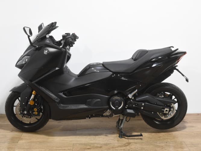 YAMAHA TMAX 560 TECH MAX 2023 de segunda mano