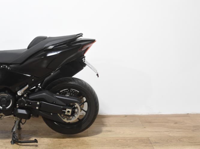 YAMAHA TMAX 560 TECH MAX 2023 de segunda mano