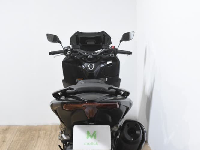 YAMAHA TMAX 560 TECH MAX 2023 de segunda mano