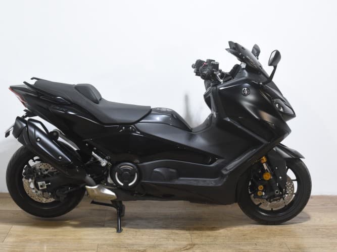 YAMAHA TMAX 560 TECH MAX 2023 de segunda mano