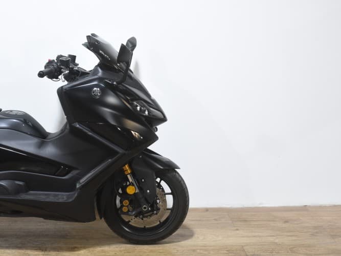 YAMAHA TMAX 560 TECH MAX 2023 de segunda mano