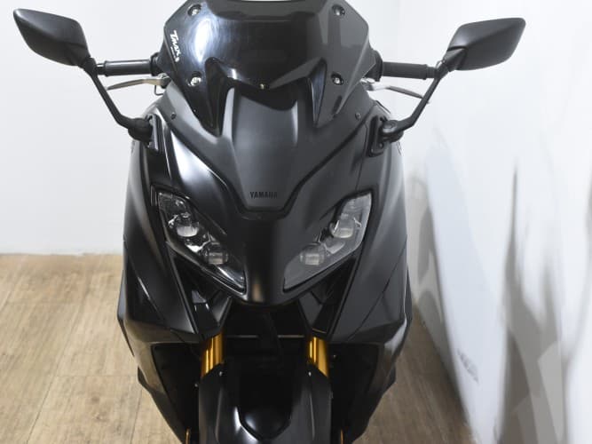 YAMAHA TMAX 560 TECH MAX 2023 de segunda mano