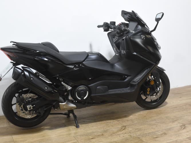 YAMAHA TMAX 560 TECH MAX 2023 de segunda mano