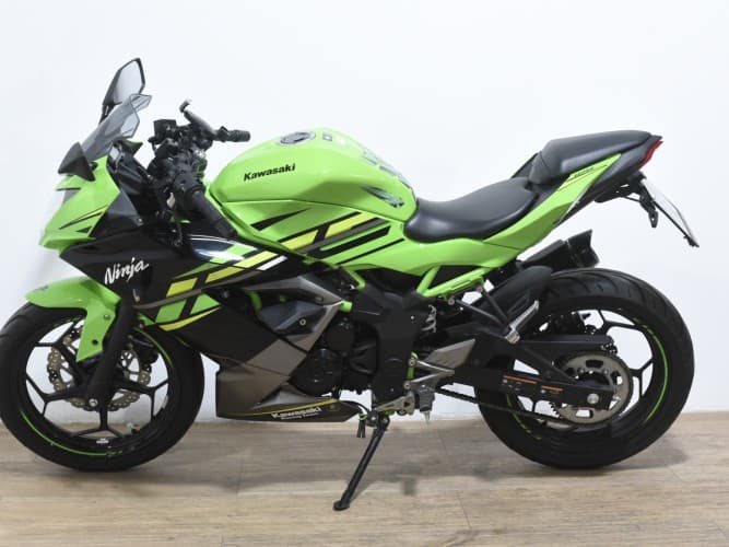 KAWASAKI NINJA 125 (ESCAPE ARROW) 2021 de segunda mano