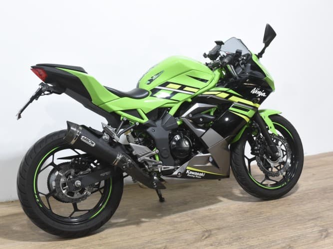 KAWASAKI NINJA 125 (ESCAPE ARROW) 2021 de segunda mano