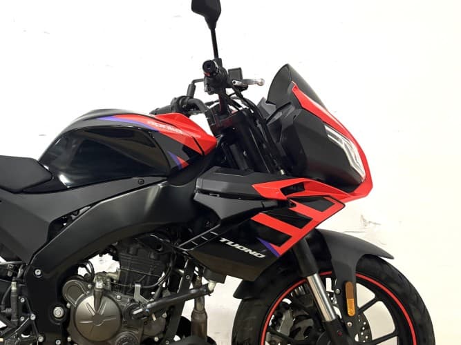 APRILIA TUONO 125 2024 de segunda mano