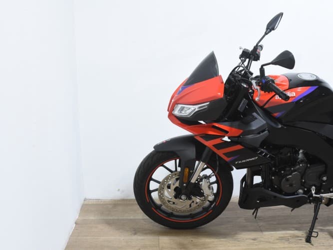 APRILIA TUONO 125 2024 de segunda mano