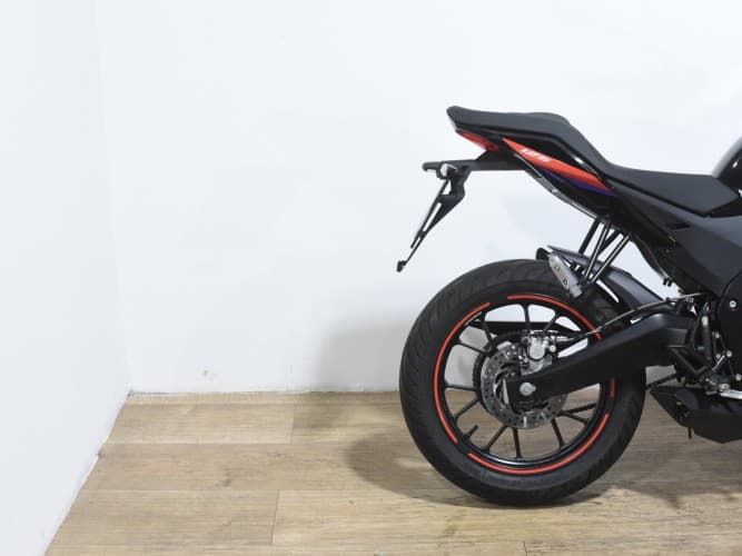 APRILIA TUONO 125 2024 de segunda mano