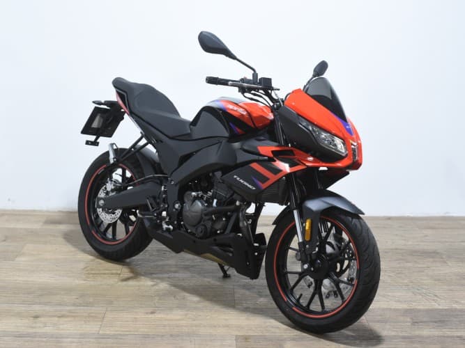 APRILIA TUONO 125 2024 de segunda mano