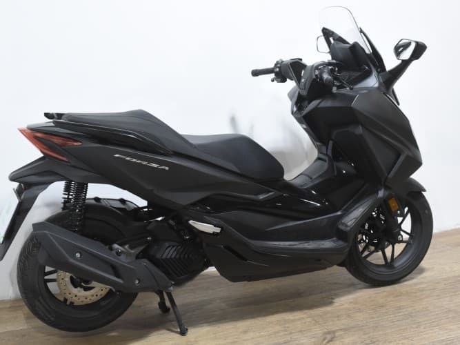 HONDA FORZA 125 2023 de segunda mano