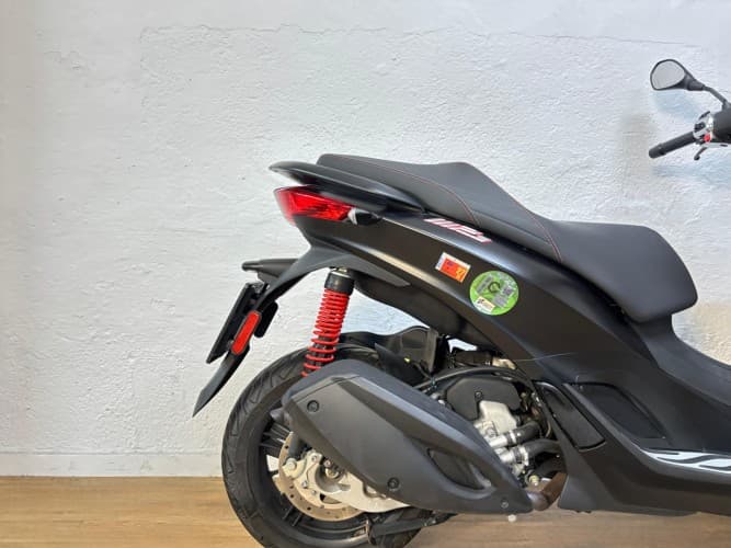 PIAGGIO MP3 300 HPE 2021 de segunda mano